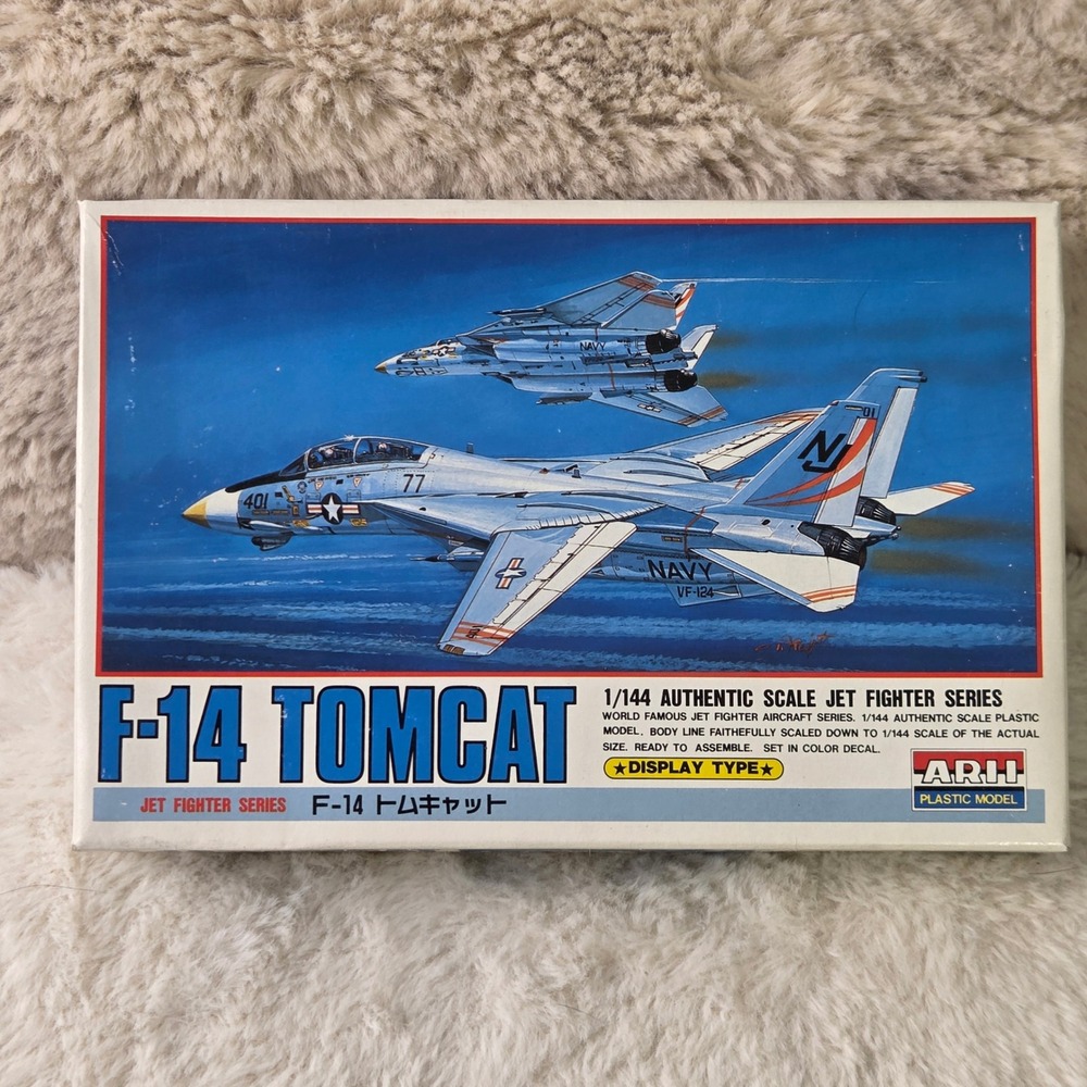 ARII 1:144 Scale F14 Tomcat Jet‎ Fighter Plastic Model Kit